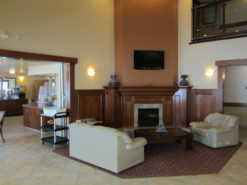 Super 8 By Wyndham Fort Nelson Bc Dış mekan fotoğraf