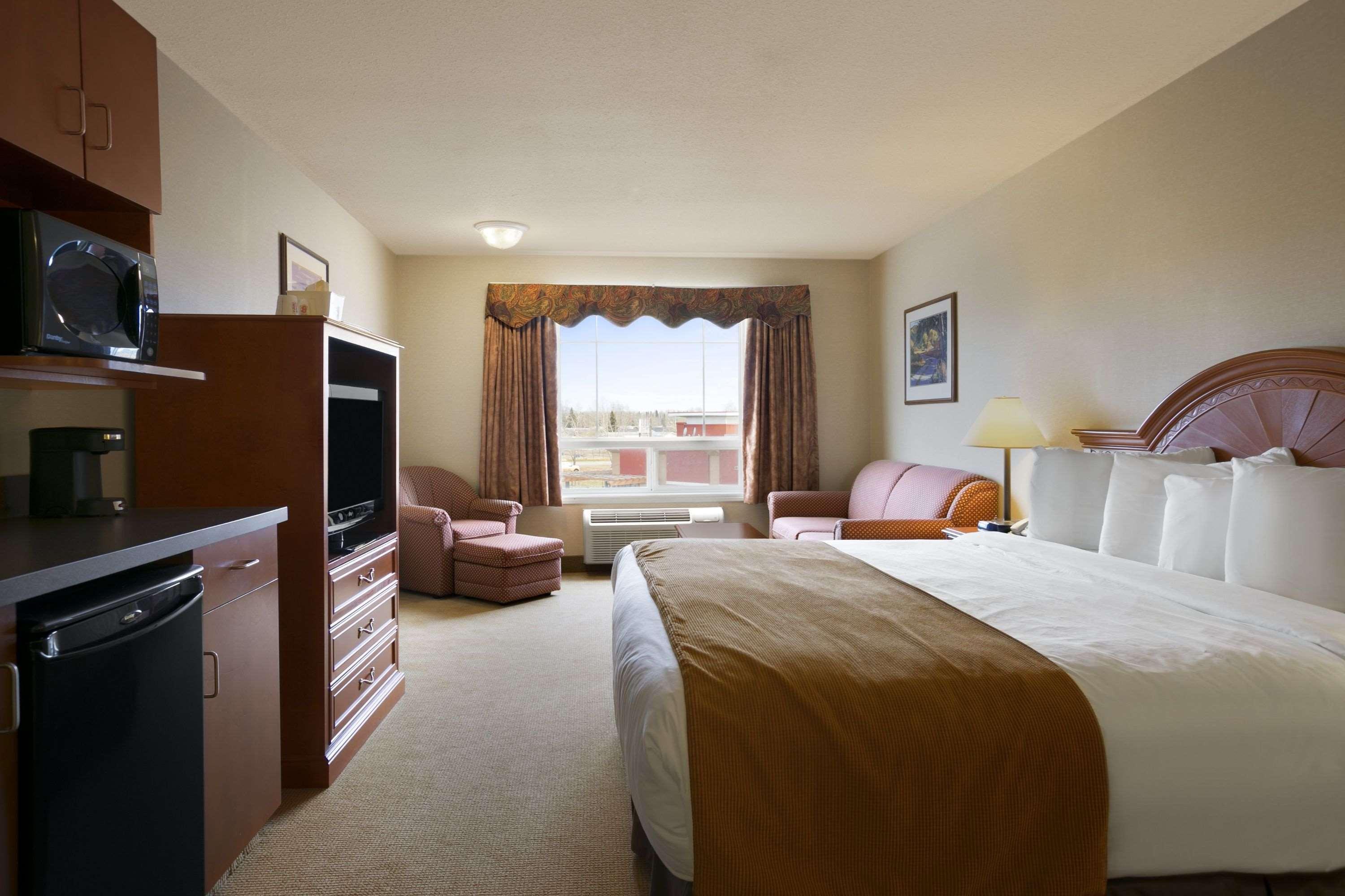 Super 8 By Wyndham Fort Nelson Bc Dış mekan fotoğraf