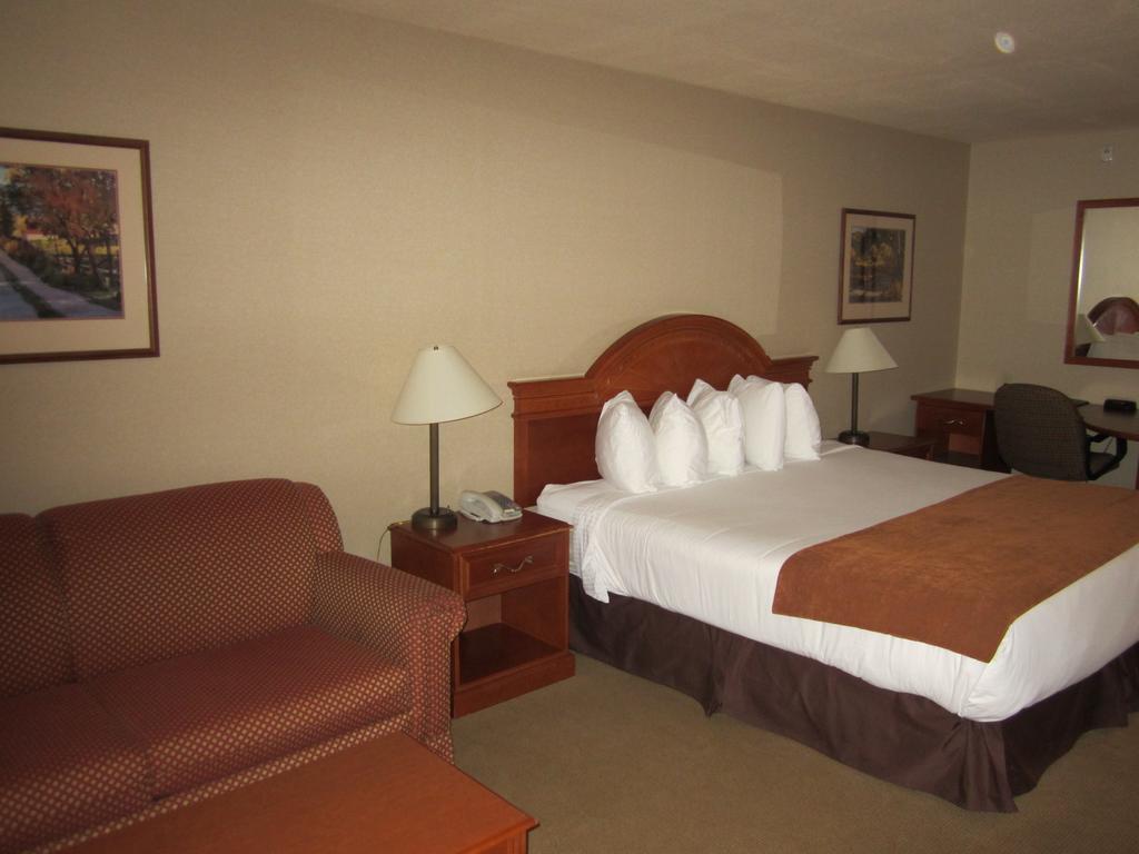 Super 8 By Wyndham Fort Nelson Bc Dış mekan fotoğraf