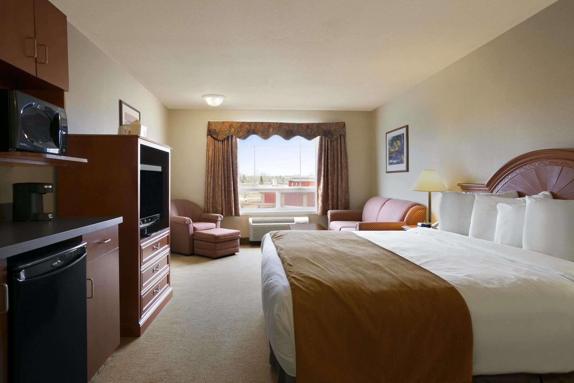 Super 8 By Wyndham Fort Nelson Bc Dış mekan fotoğraf